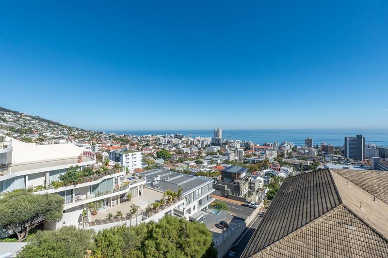 To Let 2 Bedroom Property for Rent in Sea Point Western Cape